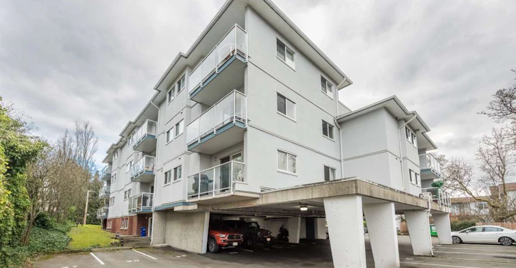 3234 Quadra Street, Saanich, BC, V8X 1G4