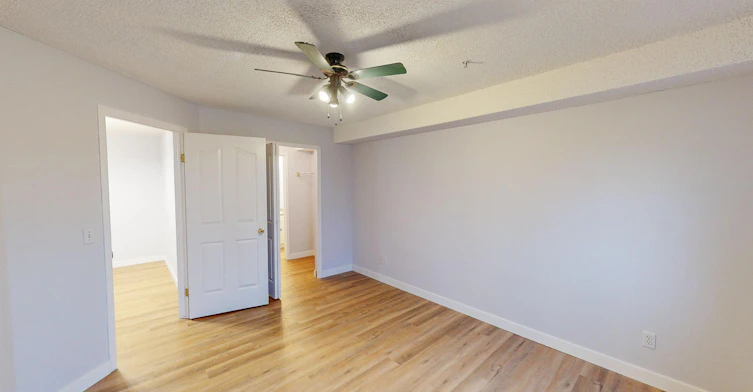 4000 Somervale Court Southwest, Calgary, AB, T2Y 4J3 - 10