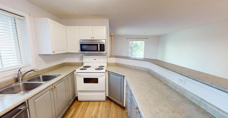 4000 Somervale Court Southwest, Calgary, AB, T2Y 4J3 - 3