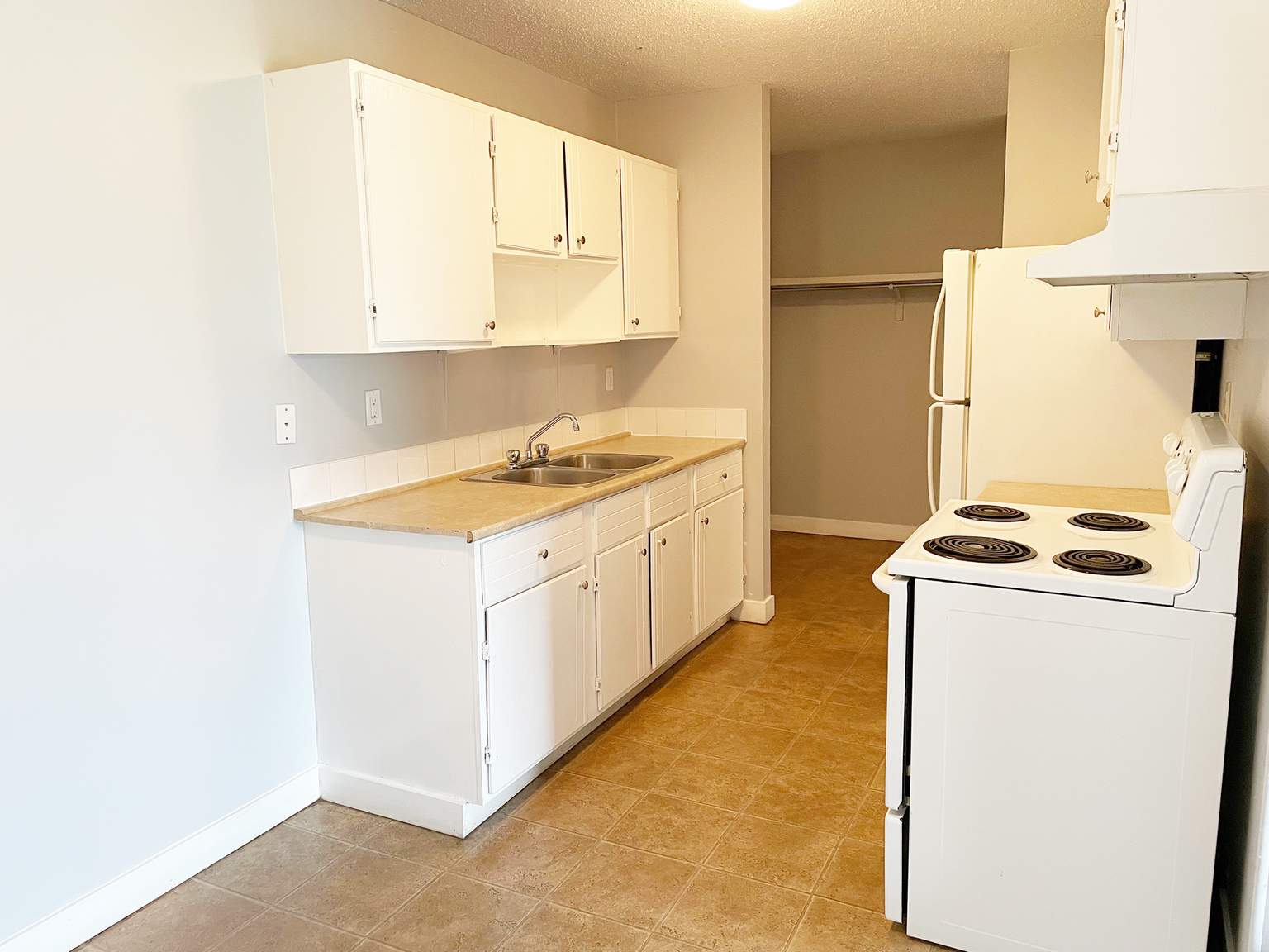 16 Saunderson Avenue, Fort Mcmurray, AB, T9H 3Z6 - 6