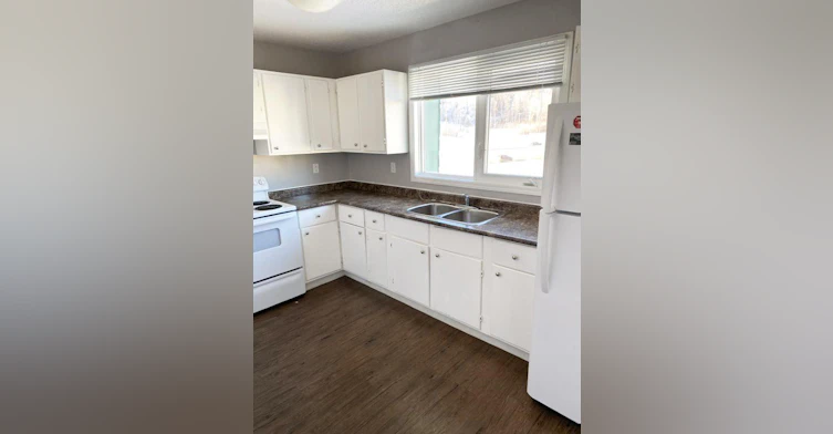 16 Saunderson Avenue, Fort Mcmurray, AB, T9H 3Z6 - 8