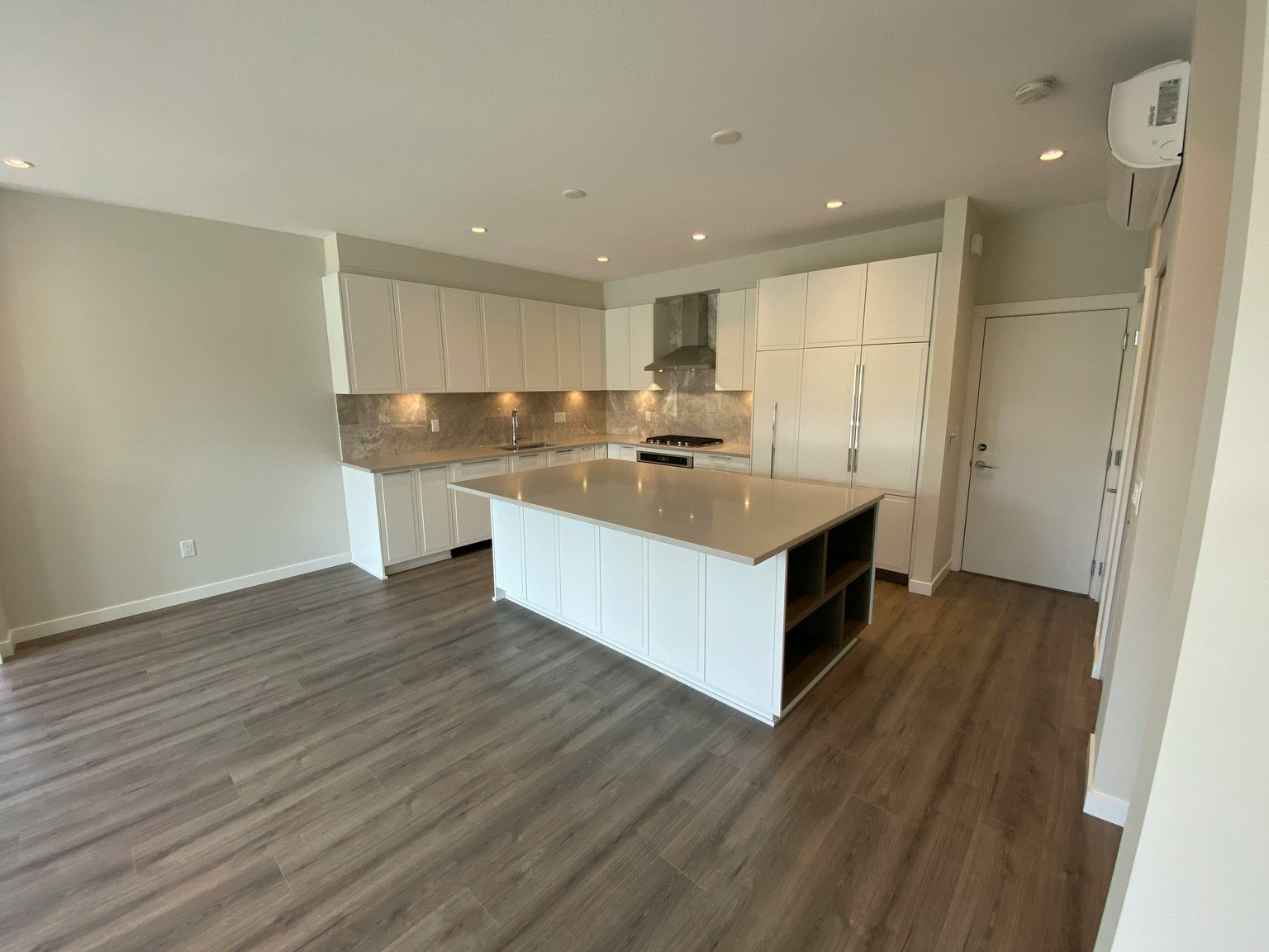 124-5311 Admiral Way, Delta, BC, V4K 0E2 - 5