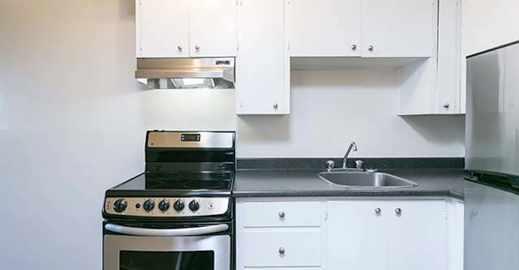 910 St. Andrews Street, New Westminster, BC, V3M 1W2 - 4
