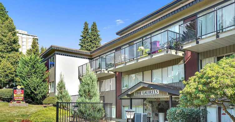 910 St. Andrews Street, New Westminster, BC, V3M 1W2
