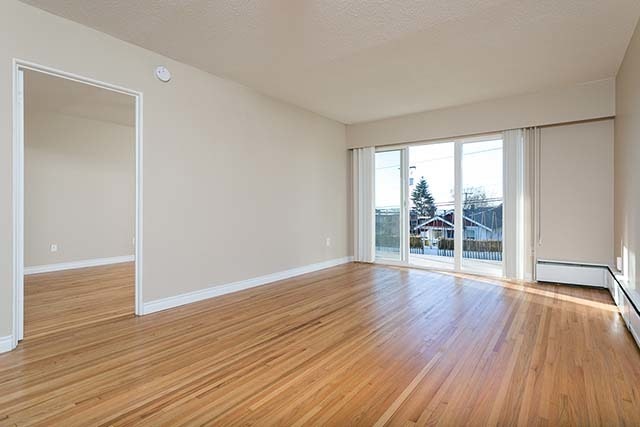 910 St. Andrews Street, New Westminster, BC, V3M 1W2 - 2