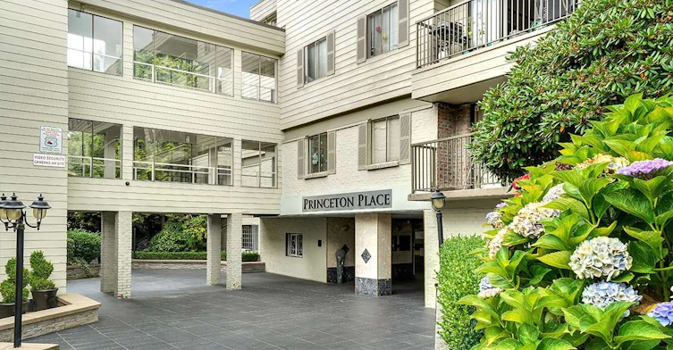 1021 Howay Street, New Westminster, BC, V3M 1Z9 - 2
