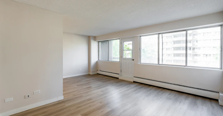 C-135 Deguire Boulevard, Montréal, QC, H4N 1N9 - 6
