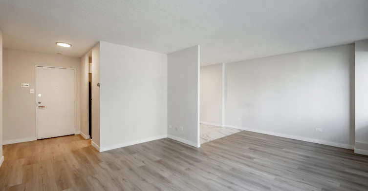 C-135 Deguire Boulevard, Montréal, QC, H4N 1N9 - 5