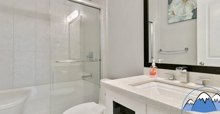 11165 80 Avenue, Delta, BC, V4C 1W6 - 10