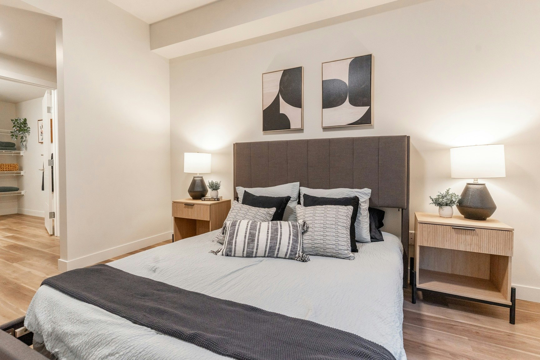 9720-108-9738 137 Avenue, Edmonton, AB, T5E 1Y8 - 9