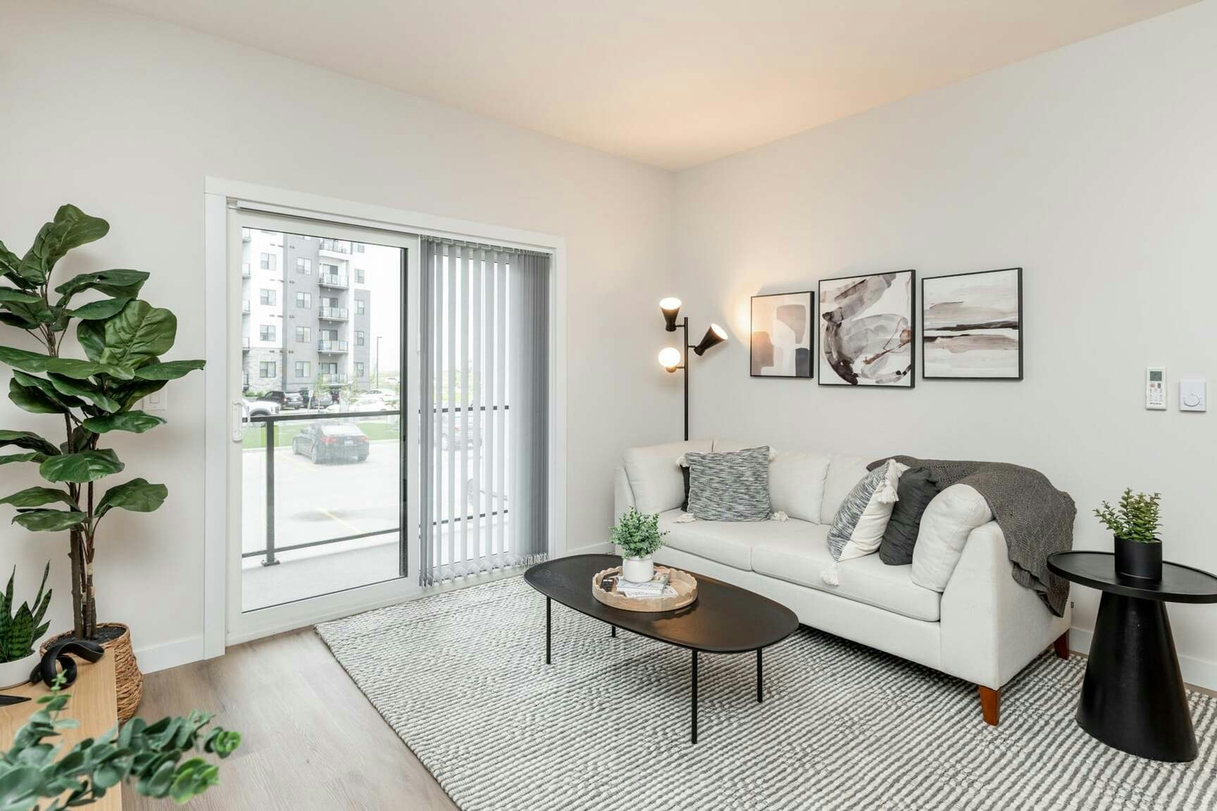 4065-607-4067 Portage Avenue, Winnipeg, MB, R4H 1C6 - 8