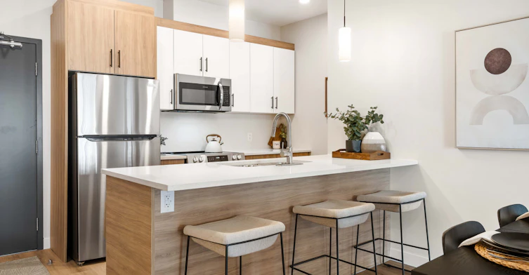 4065-205-4067 Portage Avenue, Winnipeg, MB, R4H 1C6 - 8