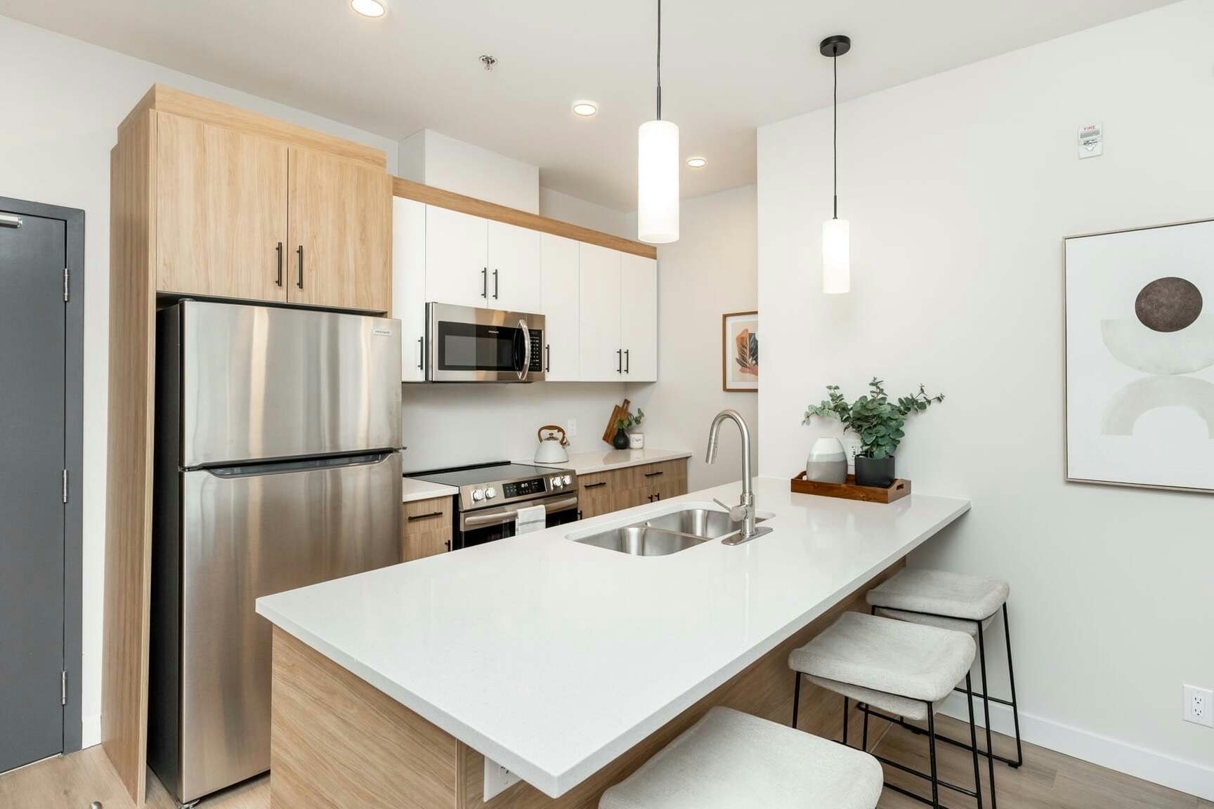 4065-114-4067 Portage Avenue, Winnipeg, MB, R4H 1C6 - 2