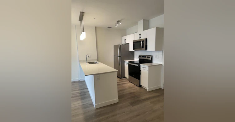 1002-825 8 Avenue SW, Calgary, AB, T2P 2T4 - 8