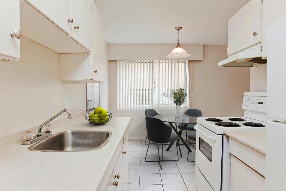 329 Sherbrooke Street, New Westminster, BC, V3L 3M5 - 4