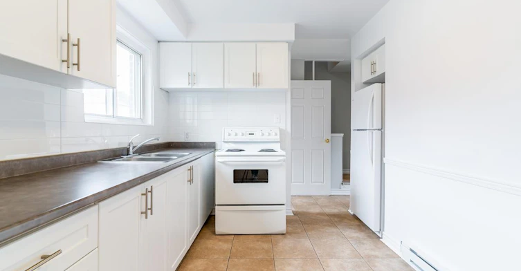 2418 Glenwood School Drive, Burlington, ON, L7R 3S2 - 5