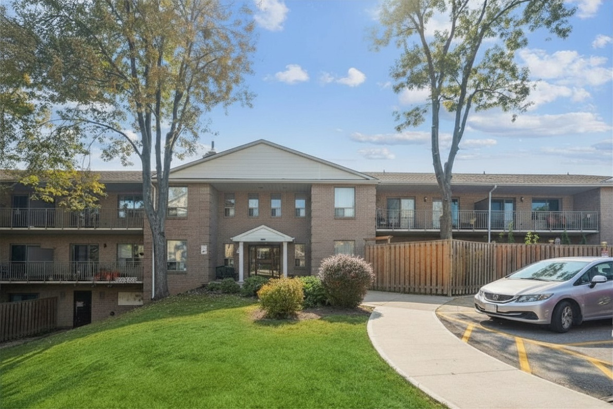1420 Tyandaga Park Drive, Burlington, ON, L7P 1N3