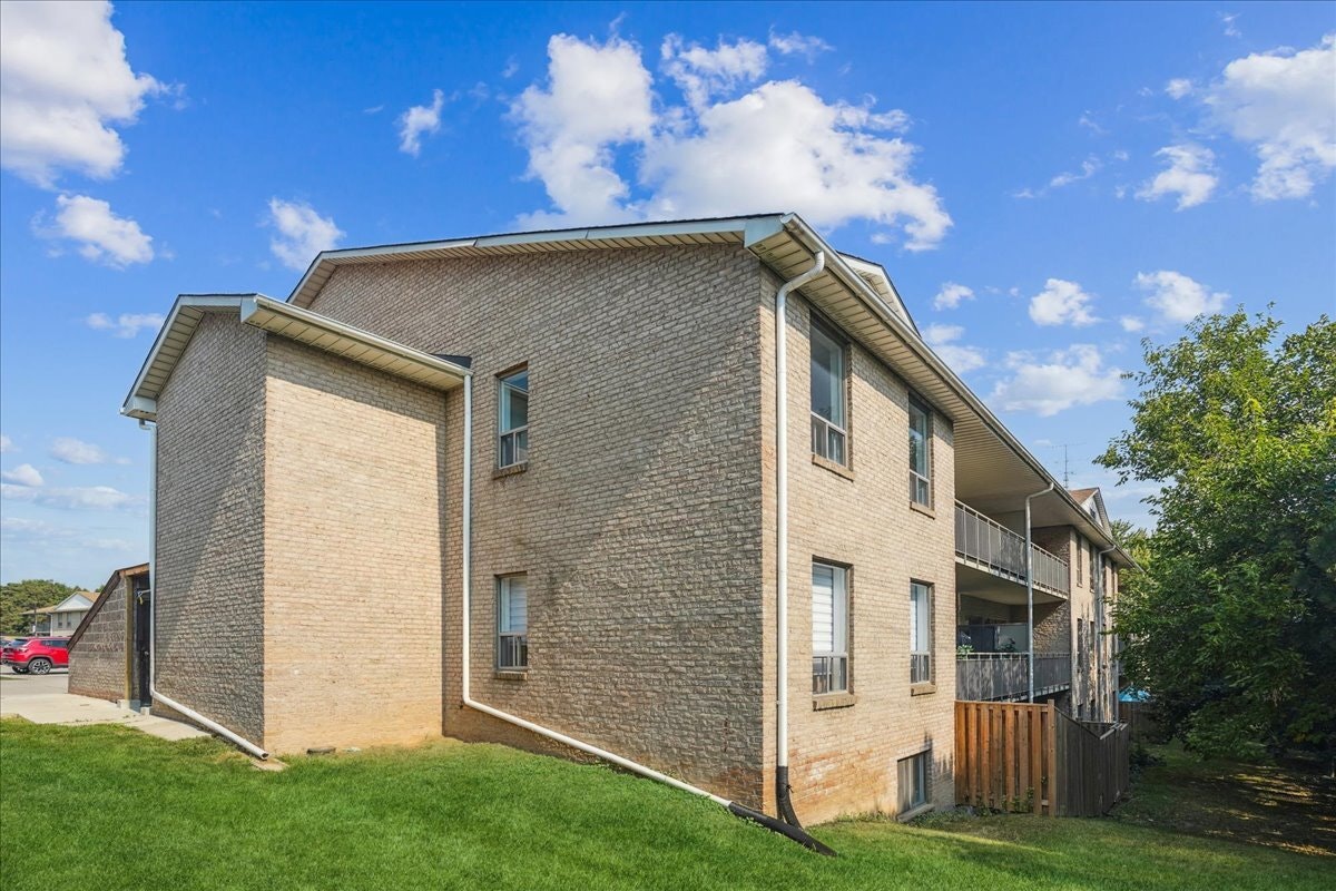 1420 Tyandaga Park Drive, Burlington, ON, L7P 1N3 - 7