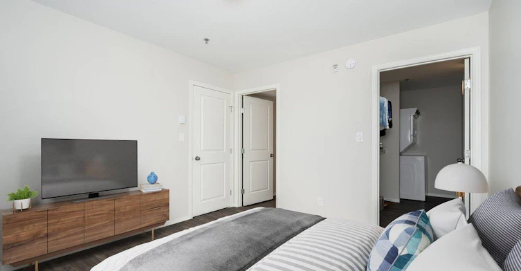 82-208-76 Festival Drive, Winnipeg, MB, R3K 2J3 - 4