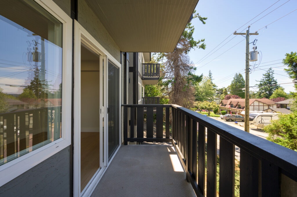 303-435 Lampson Street, Esquimalt, BC, V9A 5Y9 - 11