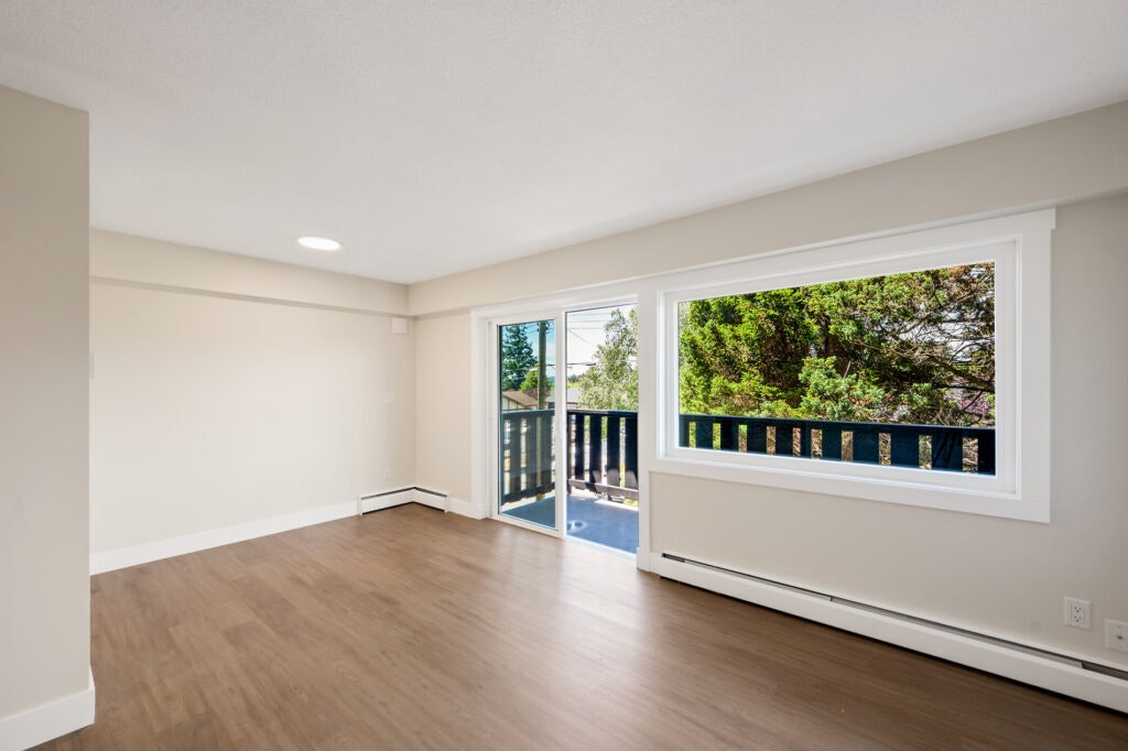 303-435 Lampson Street, Esquimalt, BC, V9A 5Y9