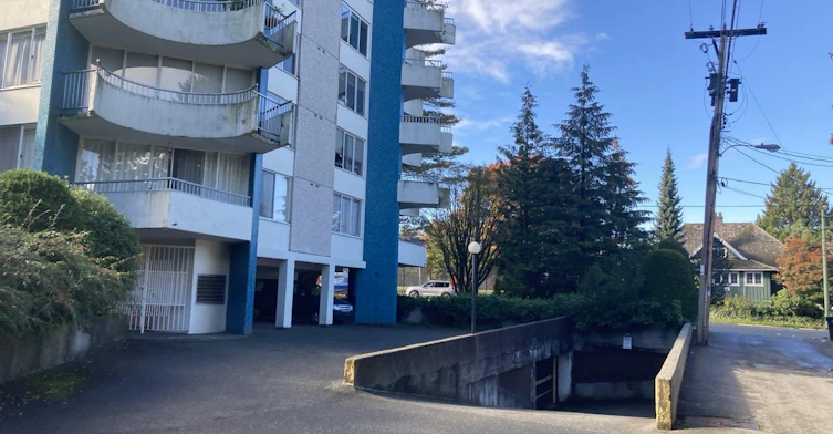 503-4691 West 10th Avenue, Vancouver, BC, V6R 2J4 - 3