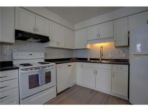 37 Rose Abbey Drive, Kingston, ON, K7K 6W1 - 3