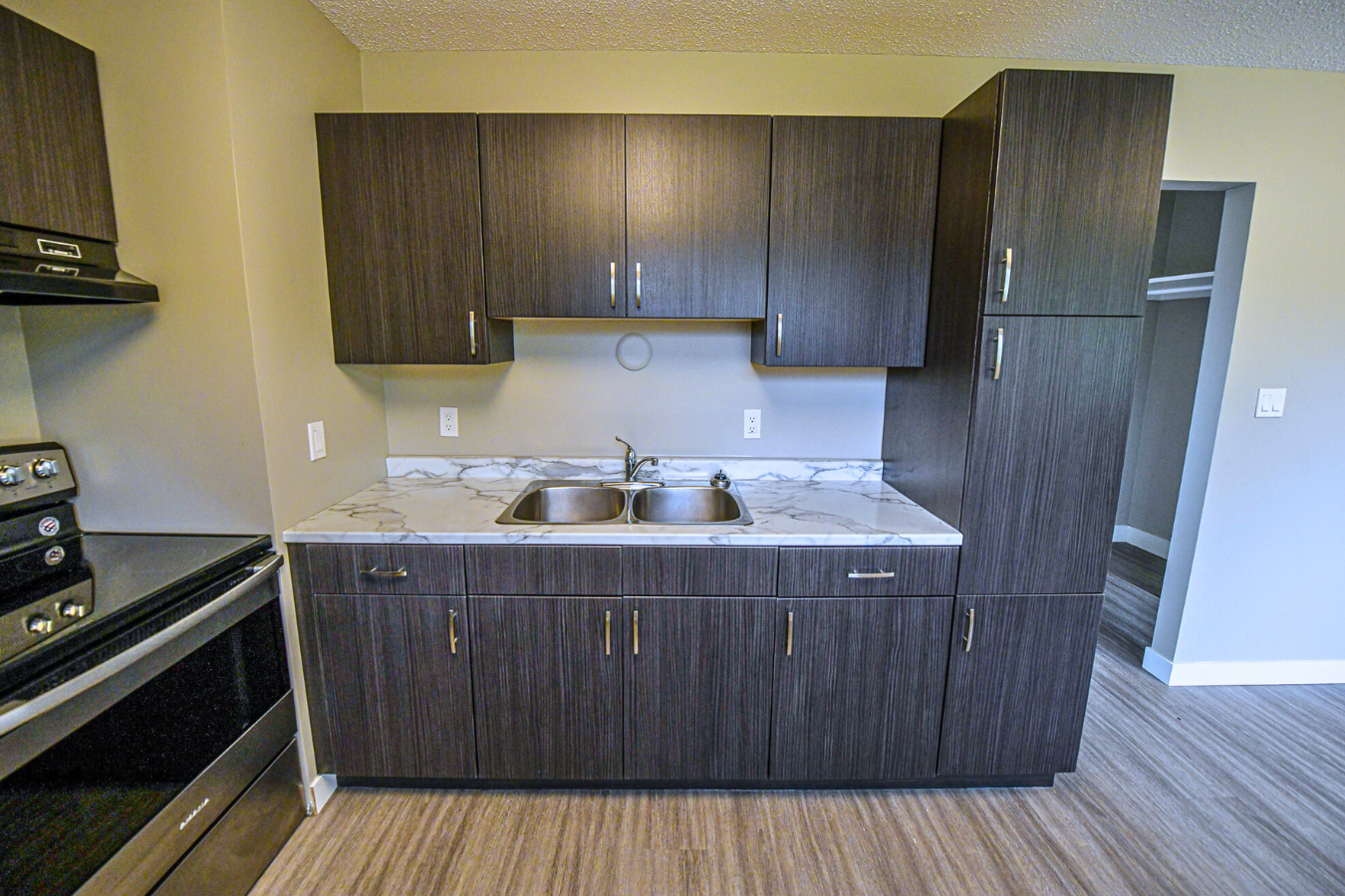 D-14-9310 108 Avenue, Grande Prairie, AB, T8V 1M7 - 3