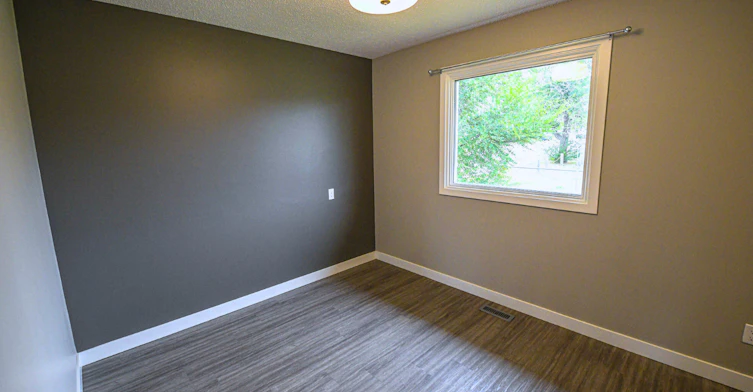 D-14-9310 108 Avenue, Grande Prairie, AB, T8V 1M7 - 4
