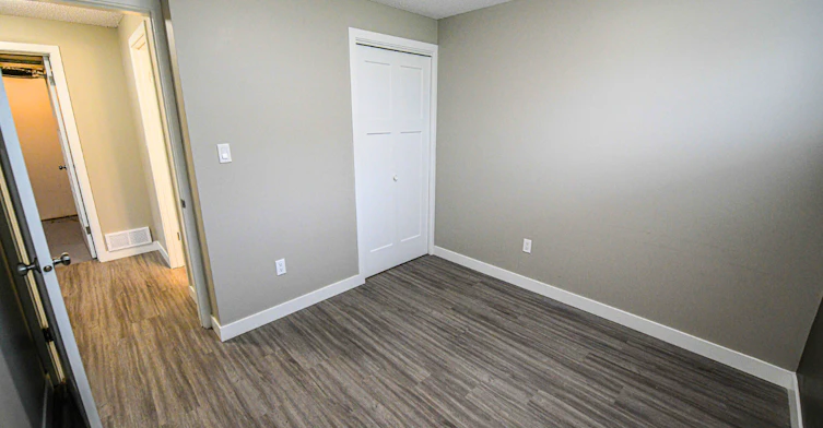 D-14-9310 108 Avenue, Grande Prairie, AB, T8V 1M7 - 8