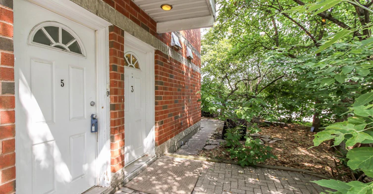 Armstrong Street, Ottawa, ON, K1Y 4T1