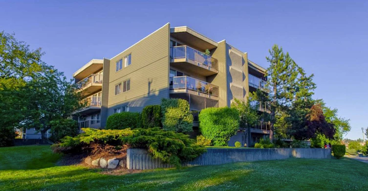 200 West Gorge Road, Saanich, BC, V9A 1M5