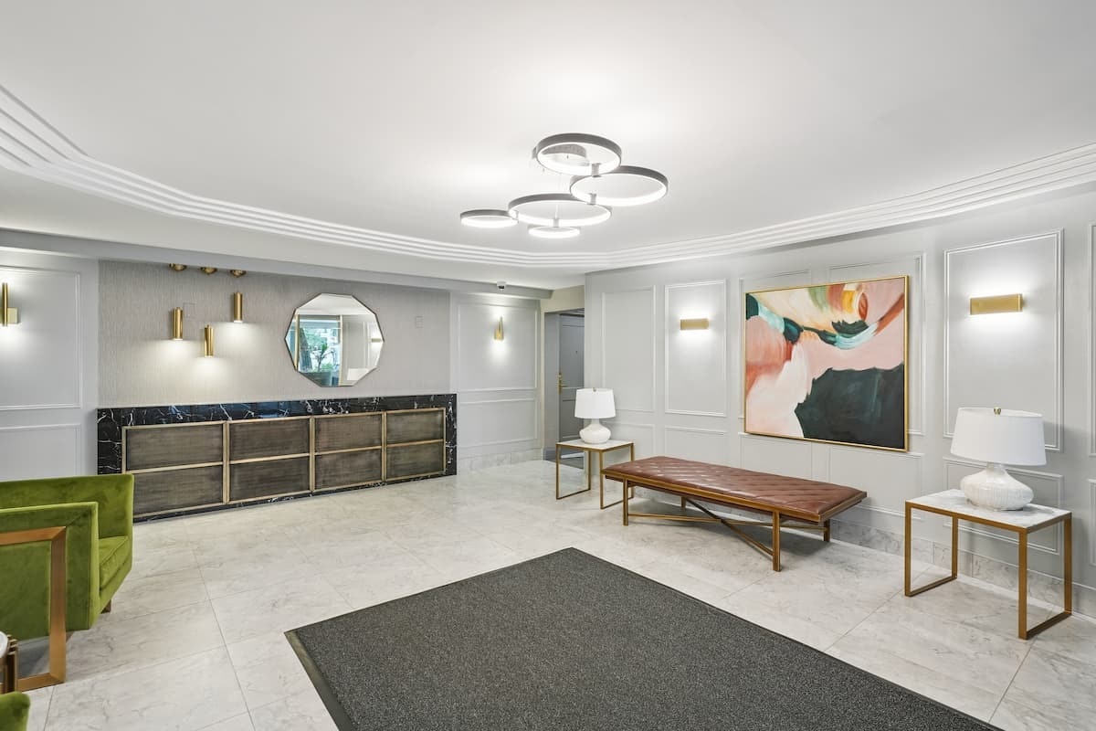321 Chaplin Crescent, Toronto, ON, M5P 1B2 - 2
