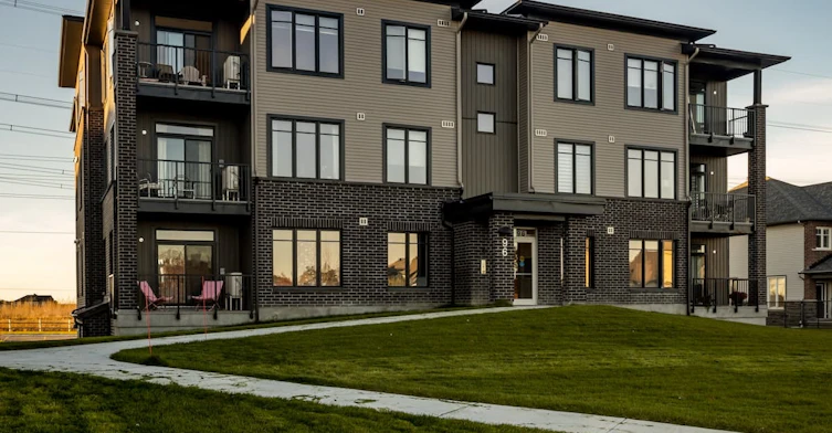 96 Tapadero Avenue, Ottawa, ON, K2V 0H7 - 13