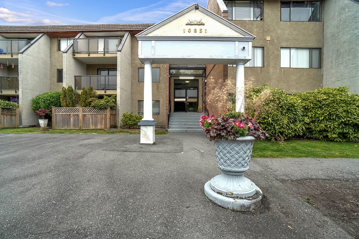 10951 Mortfield Road, Richmond, BC, V7A 2W1 - 3