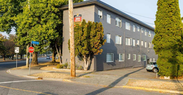 1855 Fort Street, Victoria, BC, V8R 1J9 - 3