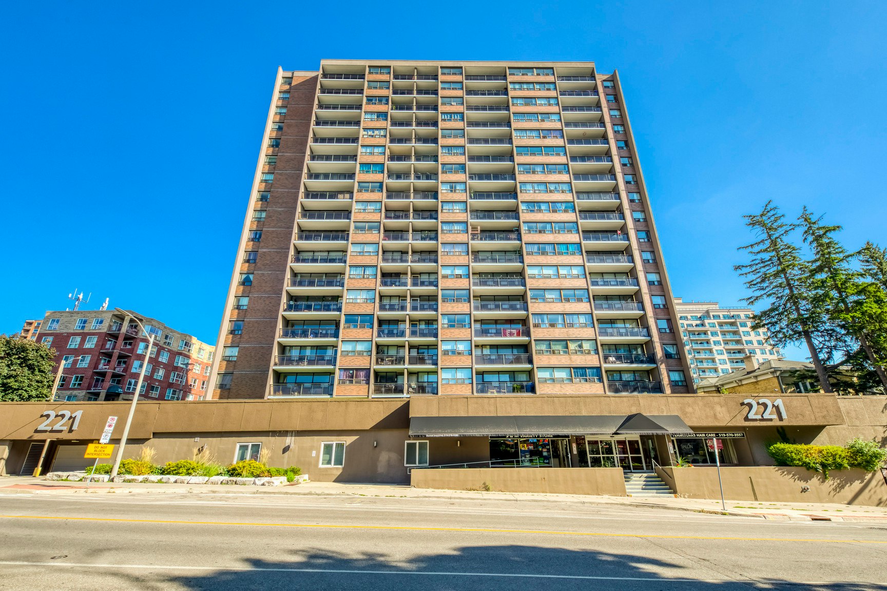 221 Queen Street South, Kitchener, ON, N2G 1W5 - 17