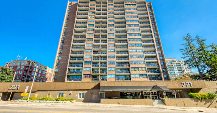 221 Queen Street South, Kitchener, ON, N2G 1W5 - 17