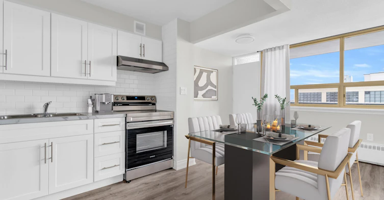 221 Queen Street South, Kitchener, ON, N2G 1W5 - 2