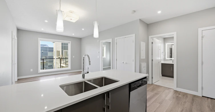 111-11303 105 Avenue, Edmonton, AB, T5H 3Y3 - 11