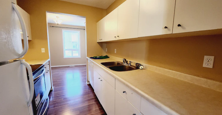 636 Saddleback Road Northwest, Edmonton, AB, T6J 4Z3