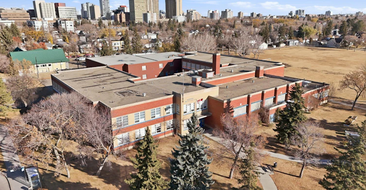 320-11450 80 Avenue, Edmonton, AB, T5G 2X3 - 11