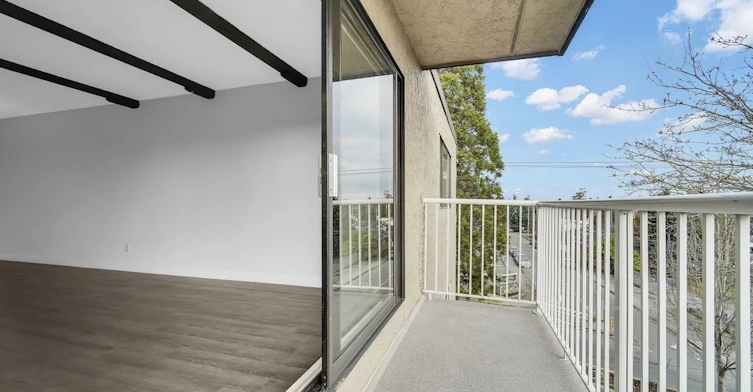7465 13 Avenue, Burnaby, BC, V3N 2E2 - 8