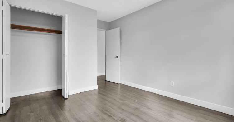 7465 13 Avenue, Burnaby, BC, V3N 2E2 - 13