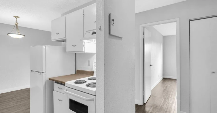 7465 13 Avenue, Burnaby, BC, V3N 2E2 - 14