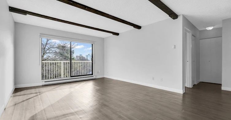 7465 13 Avenue, Burnaby, BC, V3N 2E2 - 6