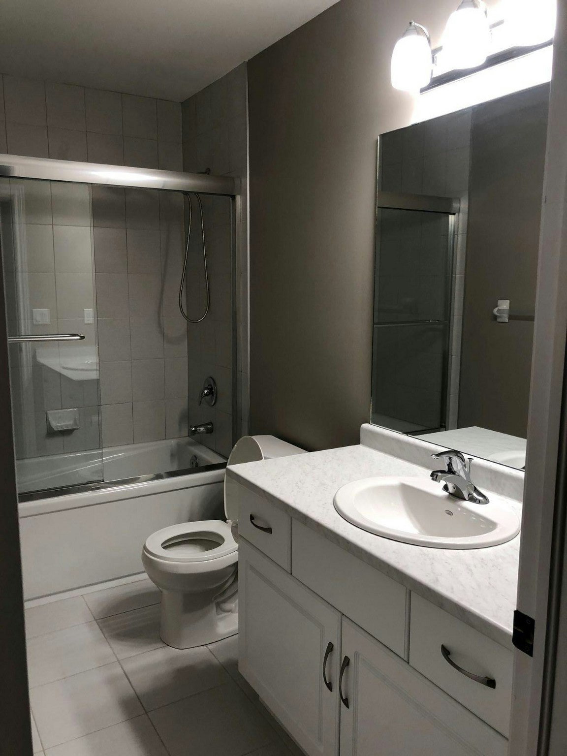 14 Beau Chatel Lane, Grimsby, ON, L3M 4E8 - 4