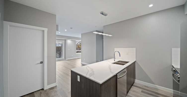 619-11041 86 Avenue, Edmonton, AB, T6G 2B8 - 12