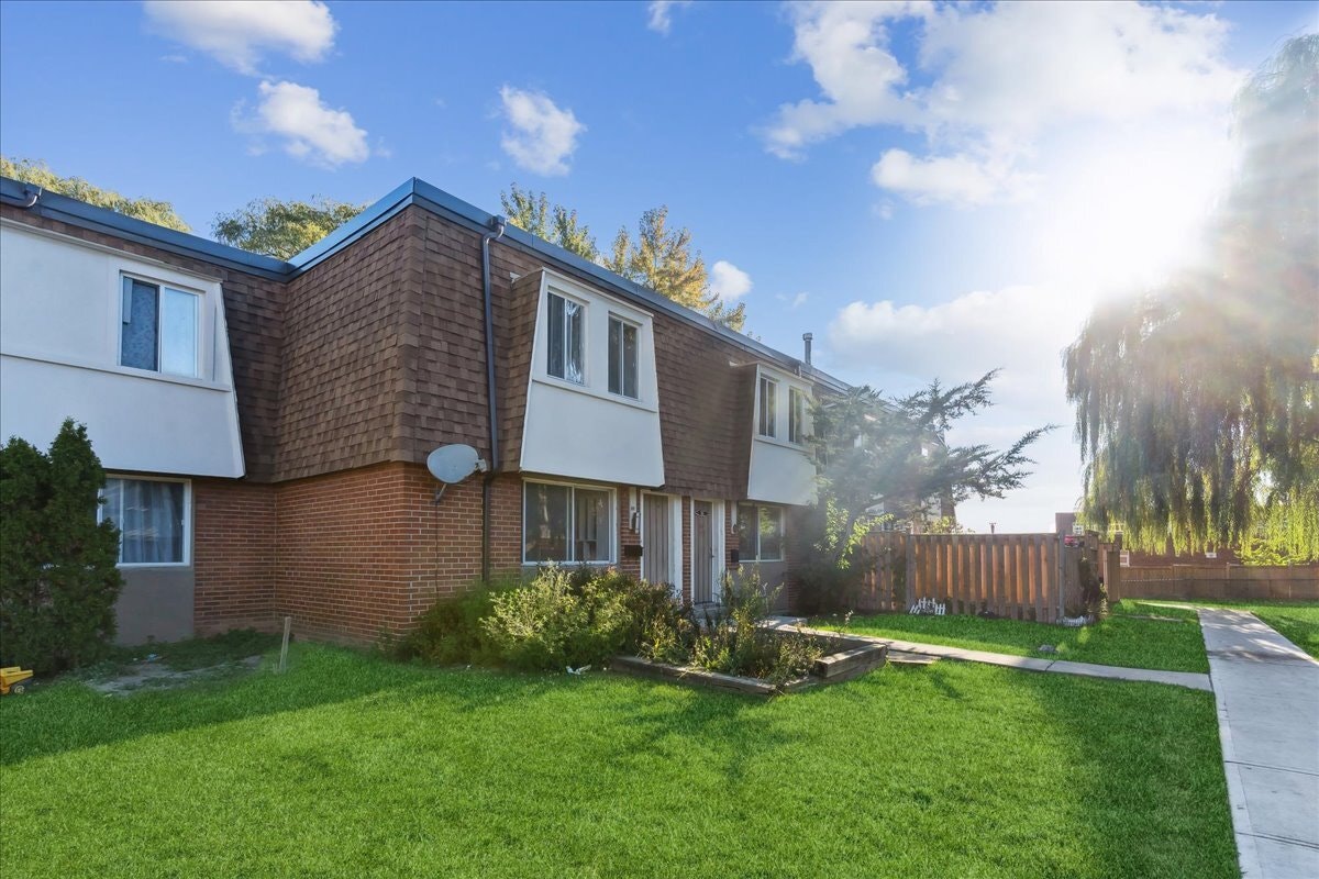 1560 Bloor Street, Mississauga, ON, L4X 1R8 - 10