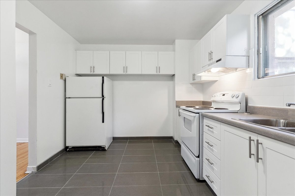 1560 Bloor Street, Mississauga, ON, L4X 1R8 - 4
